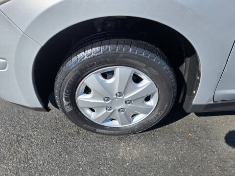 2009 Nissan Versa 1.6 Base