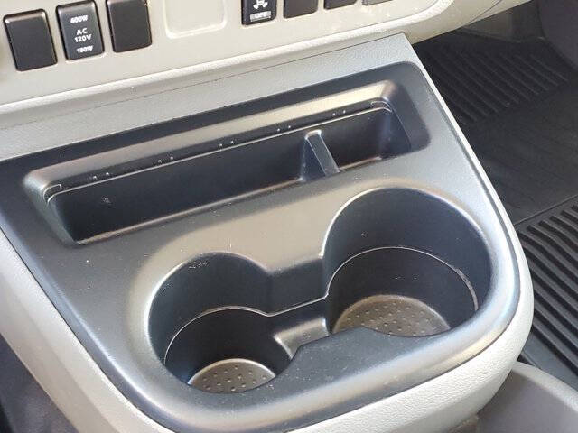 2016 Nissan NV 2500 HD SL