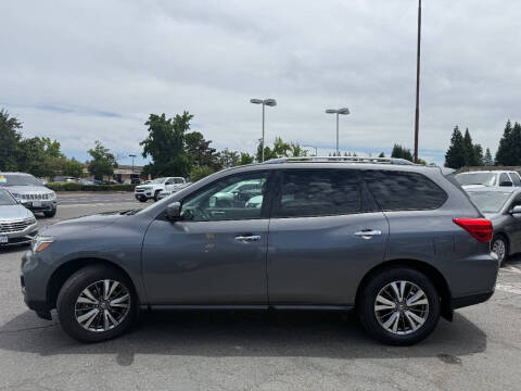 2018 Nissan Pathfinder SV