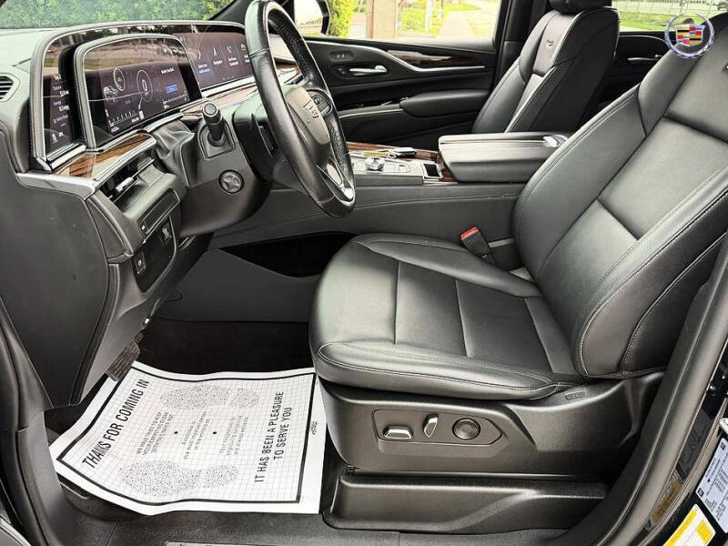2022 Cadillac Escalade Luxury