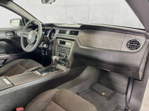 2012 Ford Mustang V6