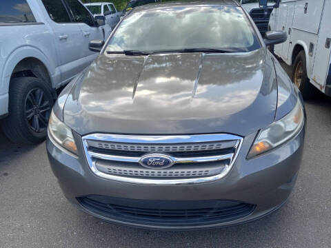 2011 Ford Taurus for sale at A&Q Auto Sales & Repair in Westland MI