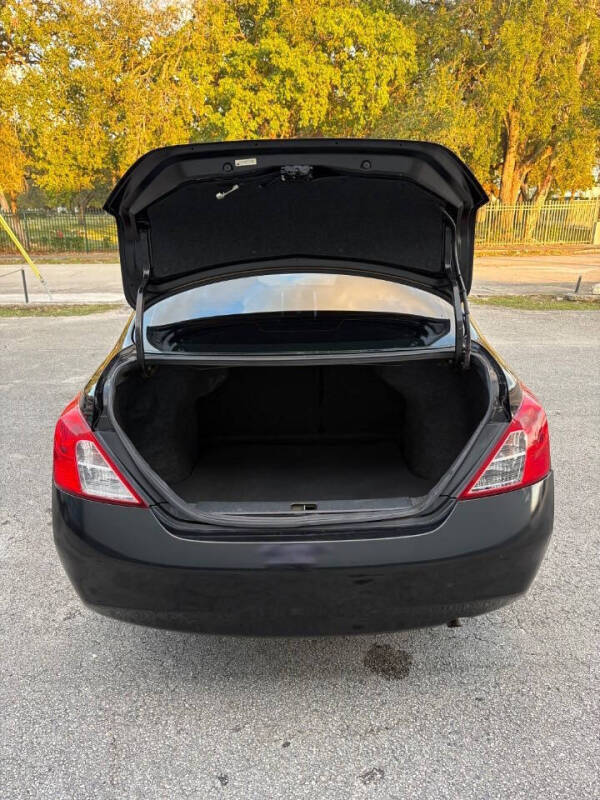 2014 Nissan Versa 1.6 SV