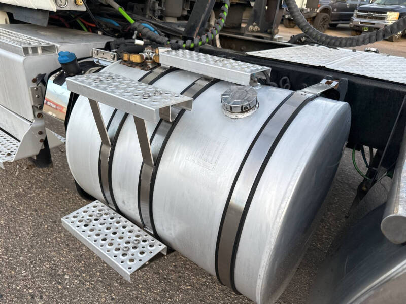 2021 International RH613