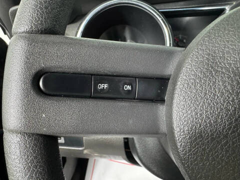 2006 Ford Mustang GT Deluxe