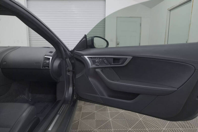 2018 Jaguar F-TYPE R