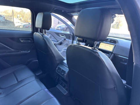 2019 Jaguar F-PACE 25t Premium