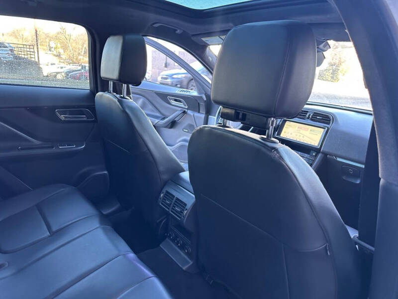 2019 Jaguar F-PACE 25t Premium