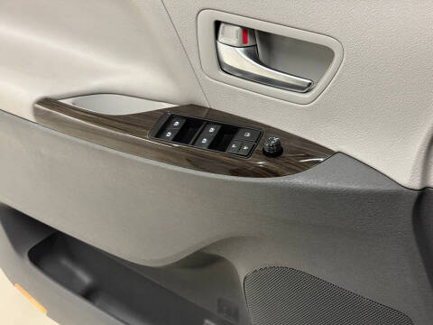 2020 Toyota Sienna XLE Premium 8-Passenger