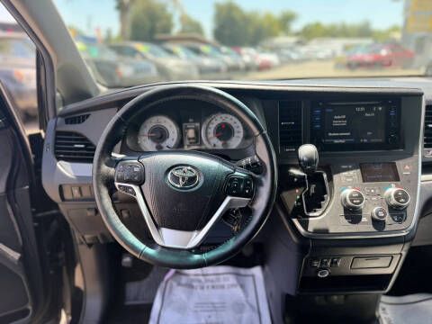 2015 Toyota Sienna
