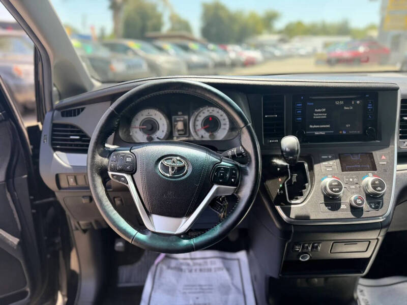 2015 Toyota Sienna