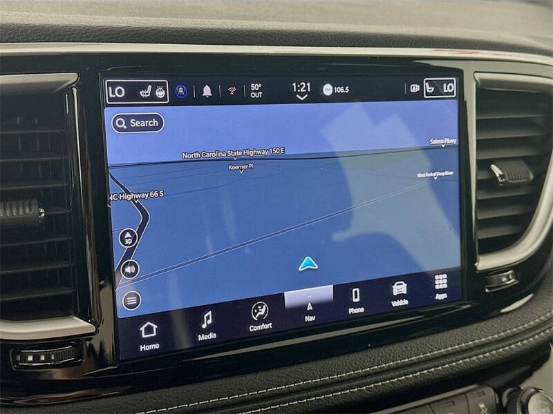 2025 Chrysler Pacifica Select