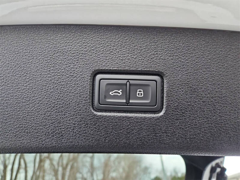 2022 Audi SQ5 Sportback 3.0T quattro Premium Plus