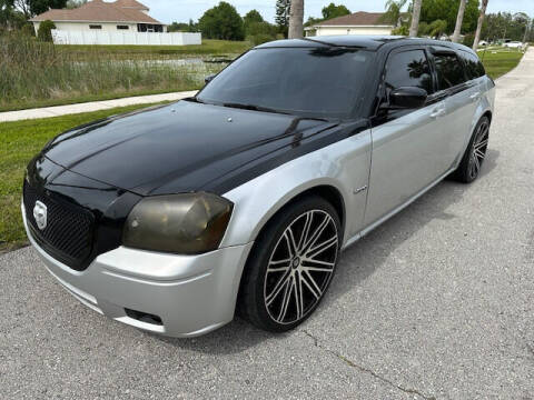 2005 Dodge Magnum for sale at CLEAR SKY AUTO GROUP LLC in Land O Lakes FL