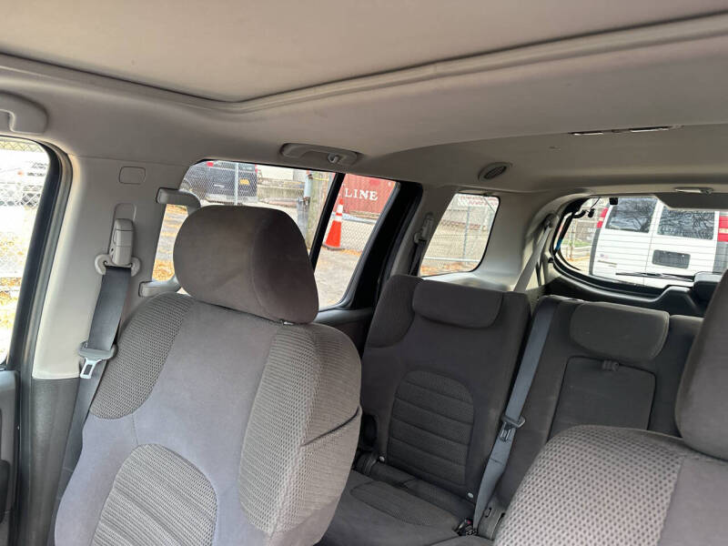 2005 Nissan Pathfinder SE