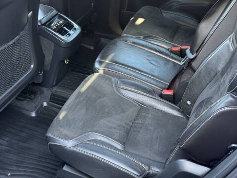 2017 Volvo XC90 T6 R-Design