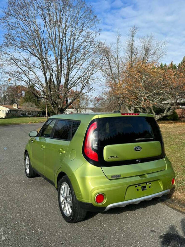 2017 Kia Soul +