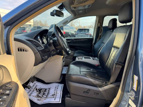 2011 Chrysler Town and Country Touring-L