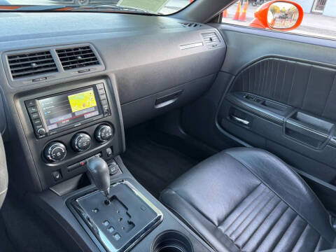 2014 Dodge Challenger R/T Shaker Package