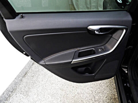 2017 Volvo XC60 T5 Dynamic