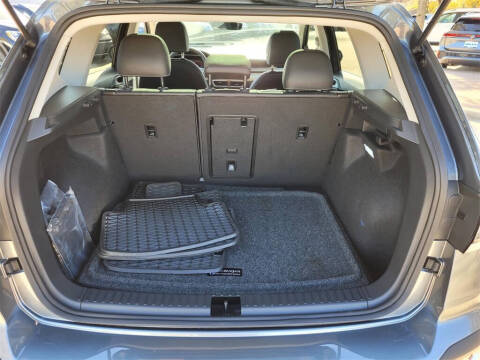 2025 Volkswagen Taos SEL 4Motion