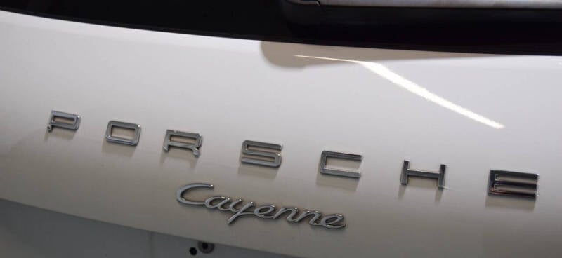 2017 Porsche Cayenne null photo 44