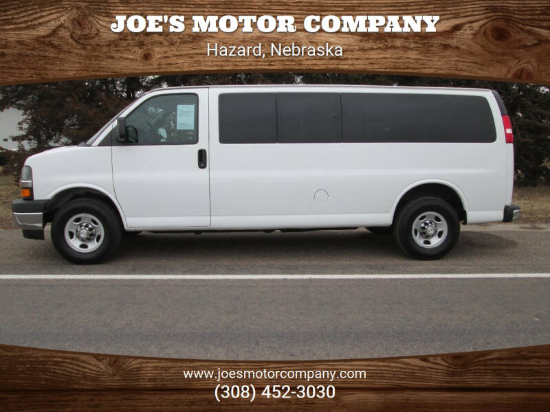 2018 Chevrolet Express Passenger LT's photo