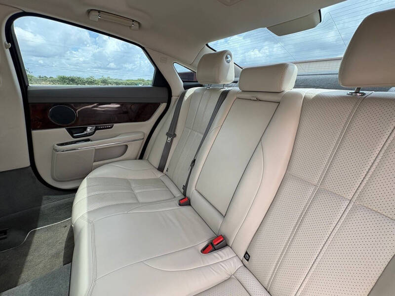 2012 Jaguar XJ
