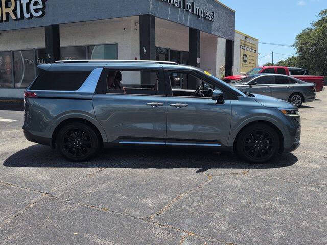 2022 Kia Carnival SX