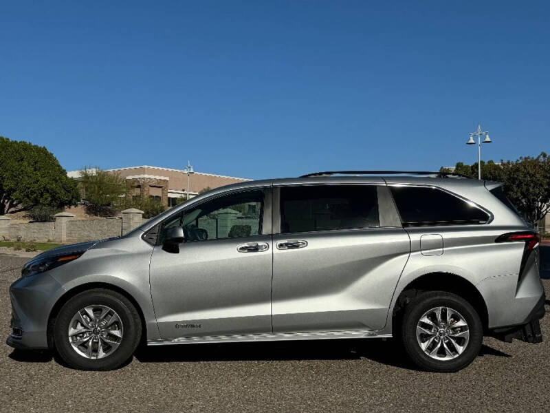 2024 Toyota Sienna XLE 7-Passenger