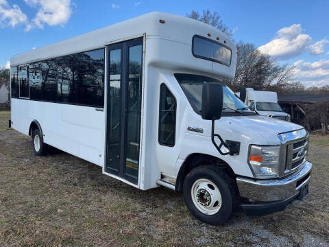 2017 Ford E-Series E-450 SD