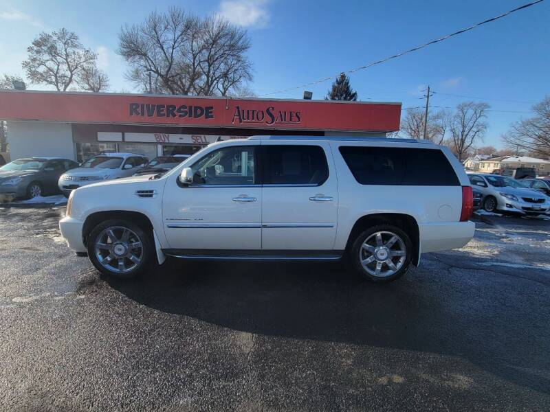 2013 Cadillac Escalade ESV for sale at RIVERSIDE AUTO SALES in Sioux City IA