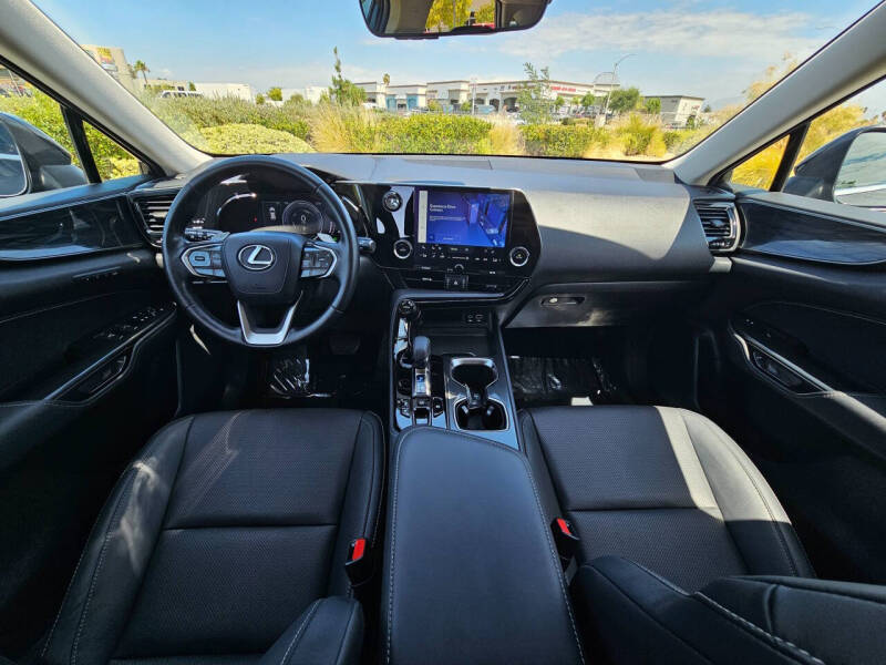 2025 Lexus NX 350h Premium