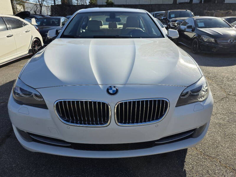 2011 BMW 5 Series 528i