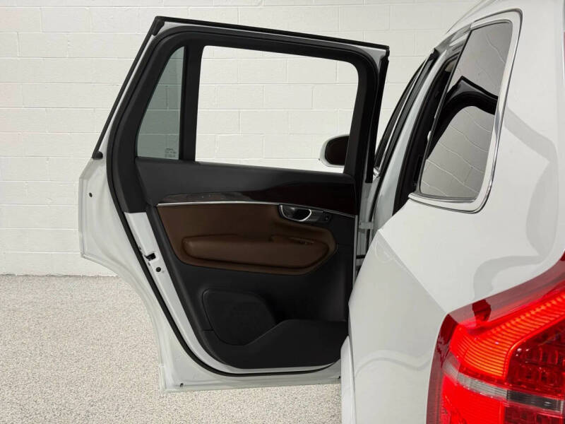 2019 Volvo XC90 T6 Momentum