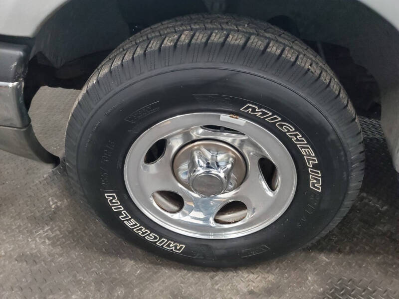 2004 Ford F-150 Heritage XL