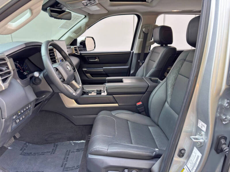 2023 Toyota Sequoia SR5