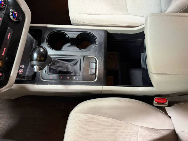 2016 Kia Sedona LX