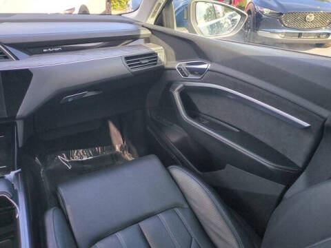 2019 Audi e-tron quattro Prestige