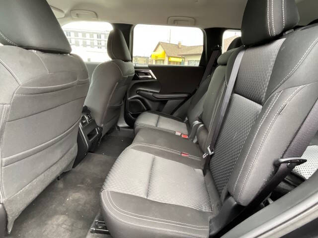 2024 Mitsubishi Outlander ES