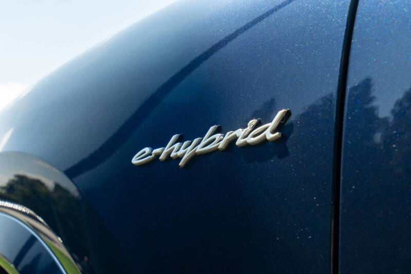 2025 Porsche Cayenne E-Hybrid Coupe