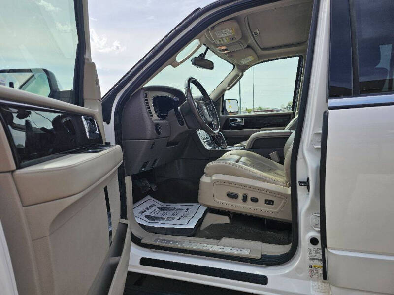 2017 Lincoln Navigator Select