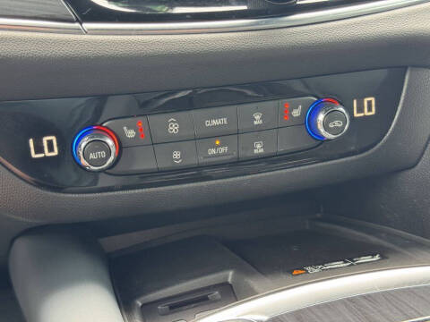2022 Buick Enclave Essence