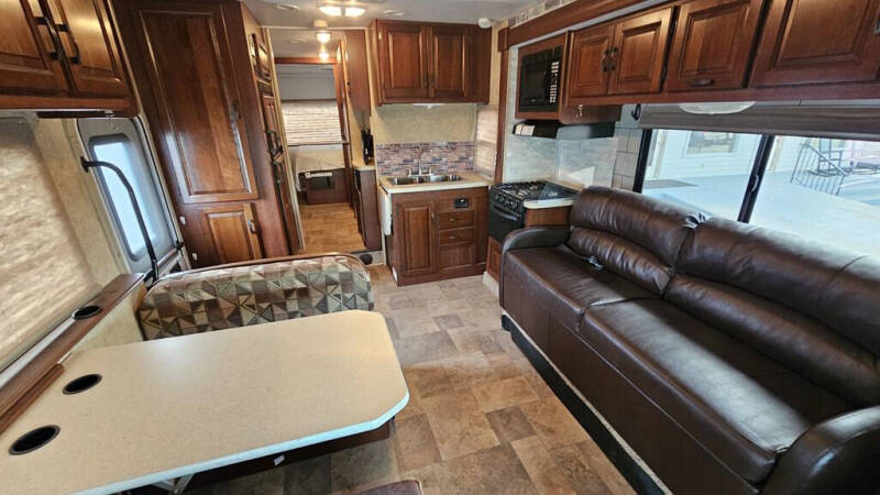 2013 Ford E-Series E-450 SD