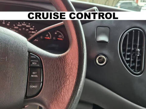 2006 Ford E-Series E-350 SD XLT