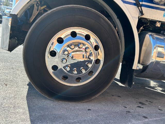 2018 Peterbilt 389