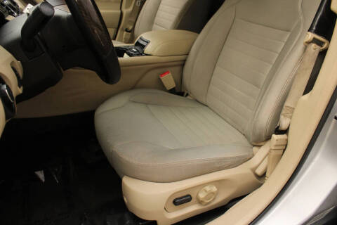2016 Ford Taurus SE