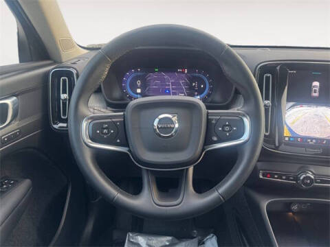 2023 Volvo XC40 B5 Plus Dark Theme