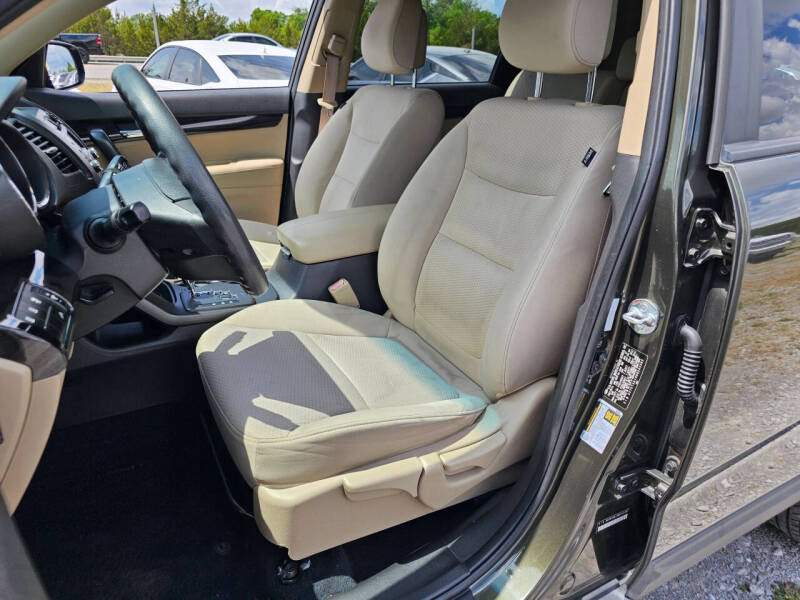 2011 Kia Sorento LX