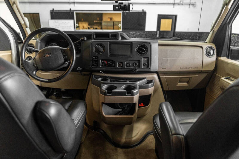 2010 Ford E-Series E-350 SD XLT